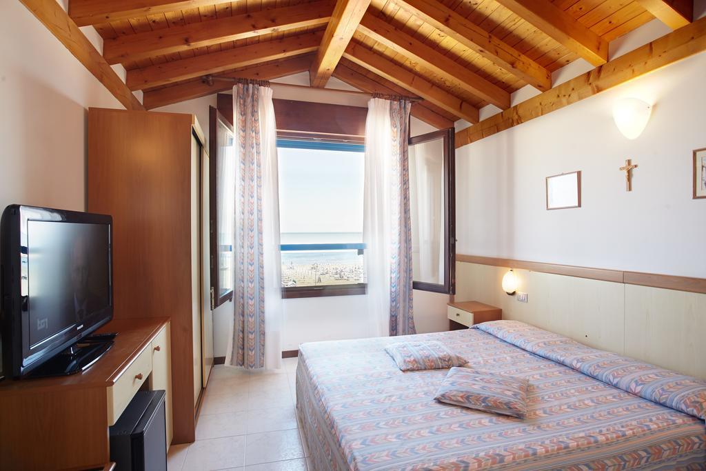 Hotel Sara Каорле Номер фото