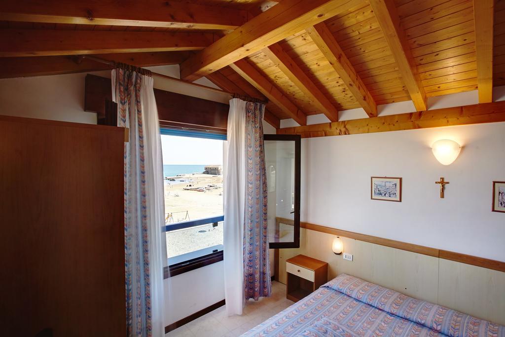 Hotel Sara Каорле Номер фото